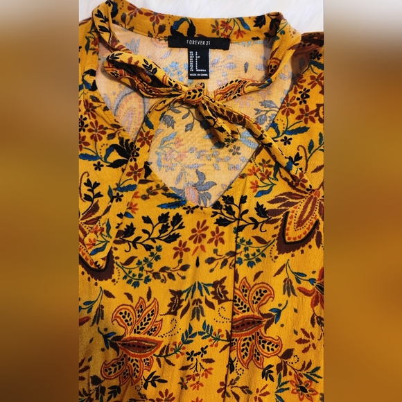 Long sleeve body suit, abstract print, with a neck tie - Picture 4 of 4